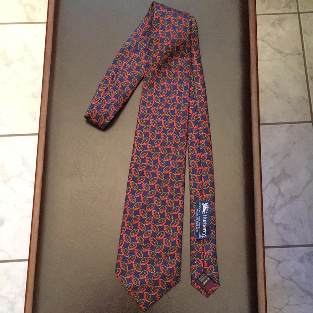 Burberry 100% silk tie